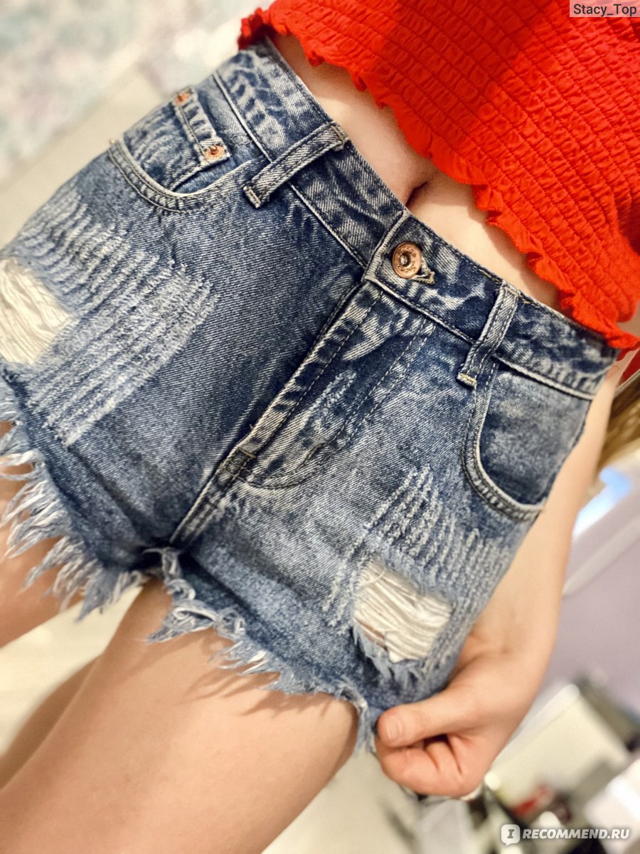 Сексуальные девушки в джинсовых шортиках