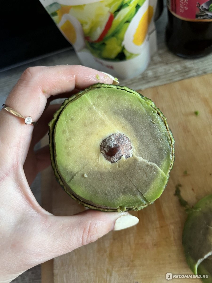 Фрукты Авокадо - «Вкуснейший салат с авокадо🥑-наверняка вы такой не  пробовали!Рецепт мега популярного завтрака из ресторана за 1000 рублей.Как  распознать спелый и испорченный фрукт. Почему килограмм авокадо это мало.  Польза и вред» |