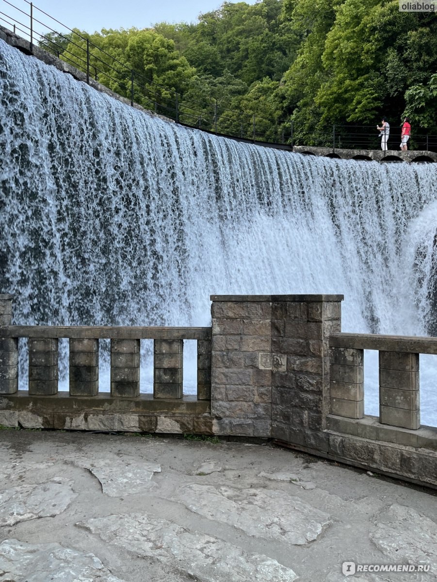 Новоафонский водопад в абхазии