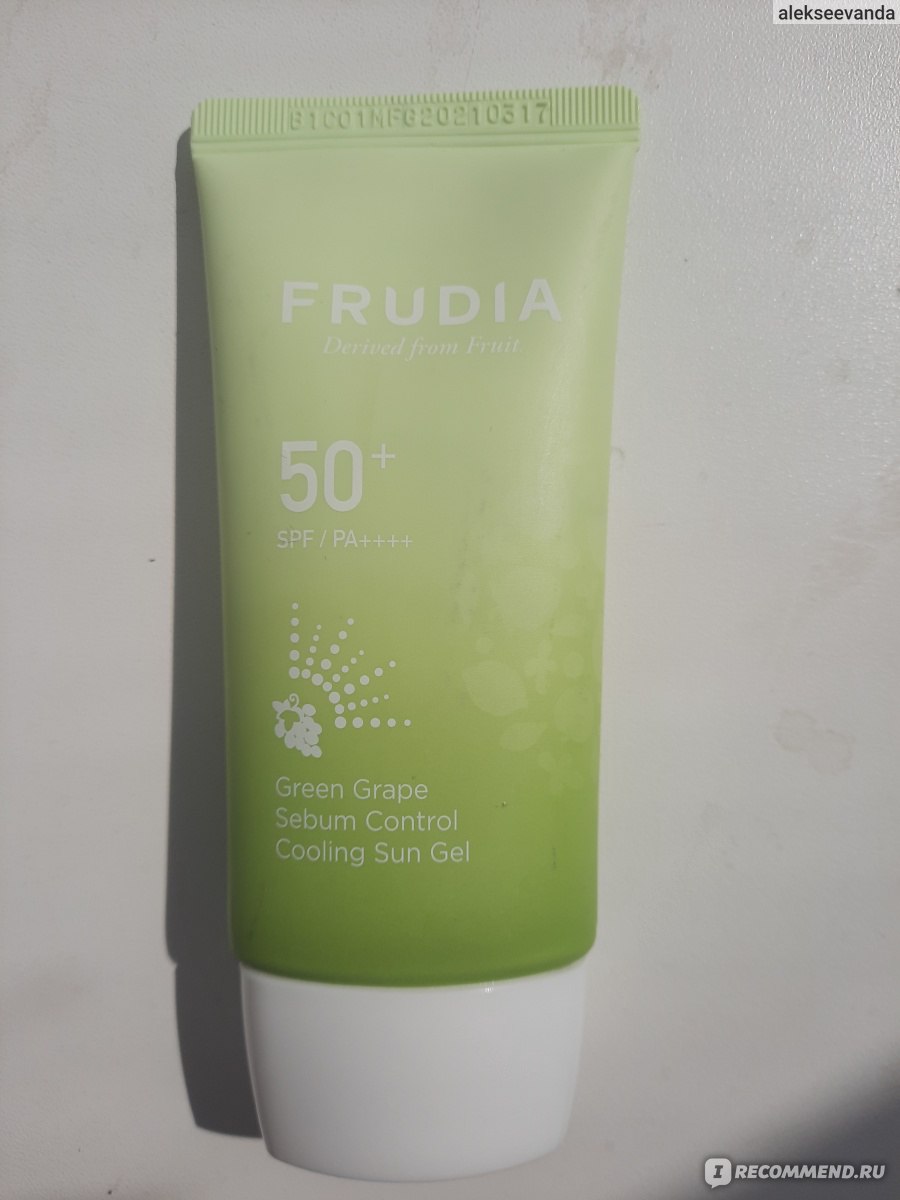 Frudia green grape sebum. Frudia Green grape Sebum Control Cooling Sun Gel. Frudia SPF Green grape. Spf50+pa++++ Frudia Green grape Sebum Control Cooling Sun Gel. Frudia солнцезащитный крем 50 SPF.