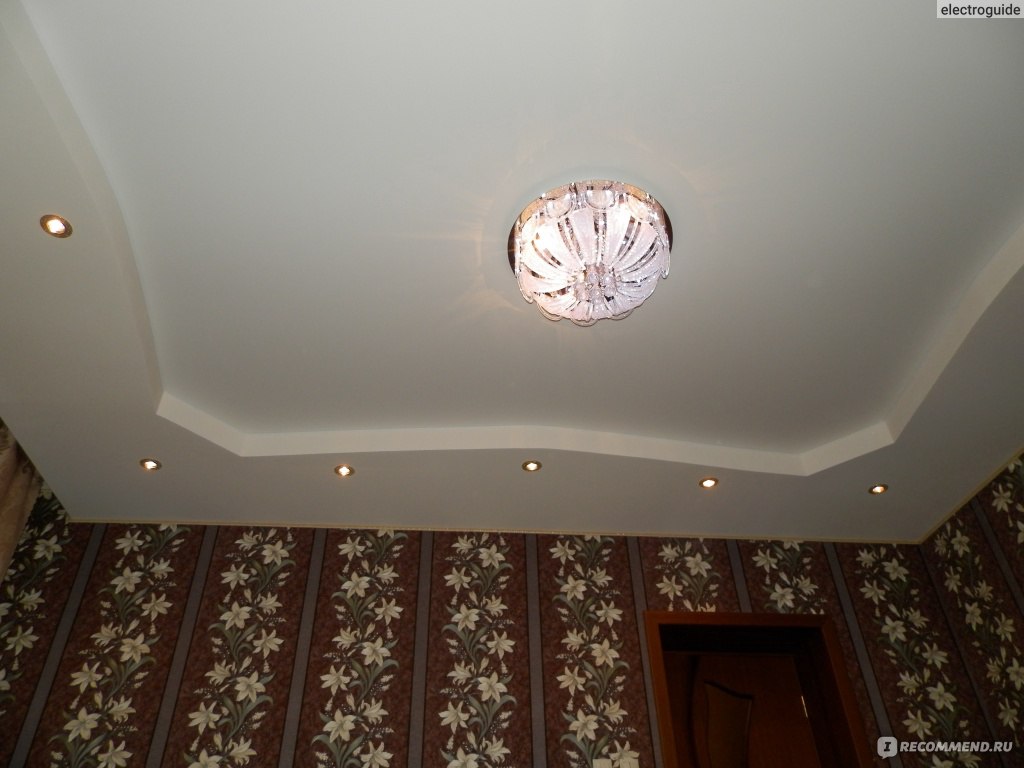 Цветок на потолке из гипсокартона или натяжного потолка - фото идеи