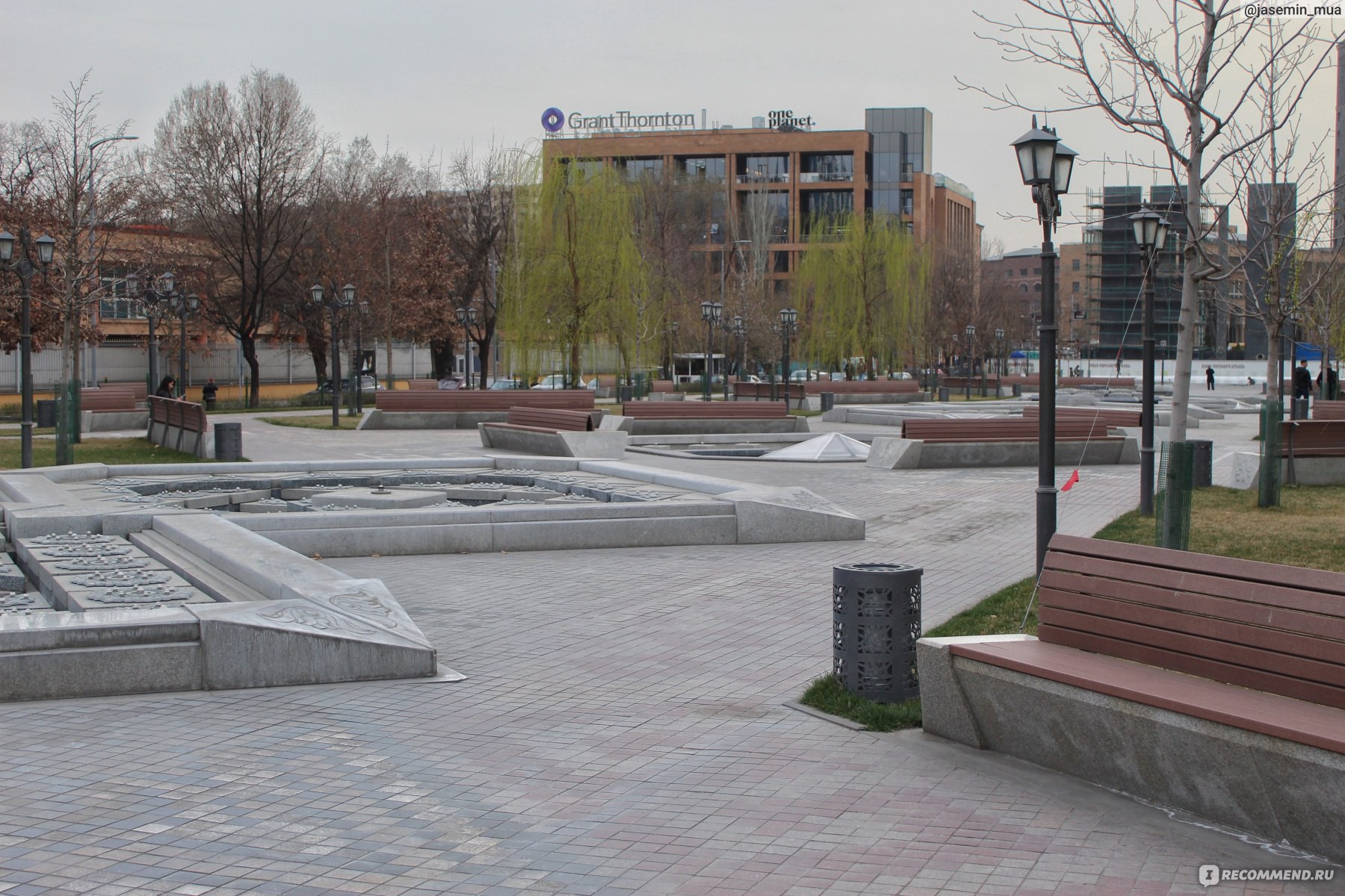 Армения парки. Парк 2800-летия Еревана. 2800 Фонтанов в Ереване. Монумент Ереван парк. Парк 2750 летия Еревана.