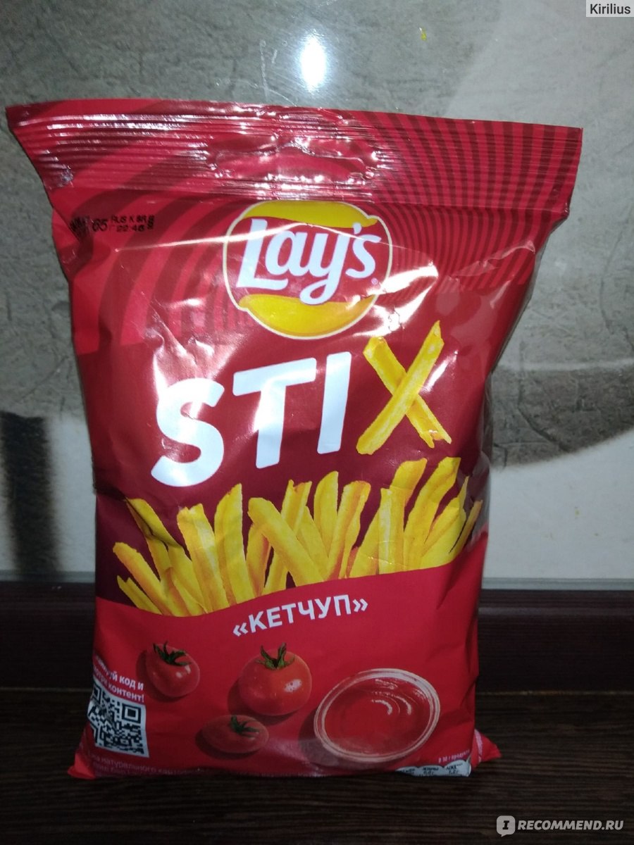 Красные чипсы. Lays Stix кетчуп. Чипсы с кетчупом. Длинные чипсы. Чипсы в красной упаковке.