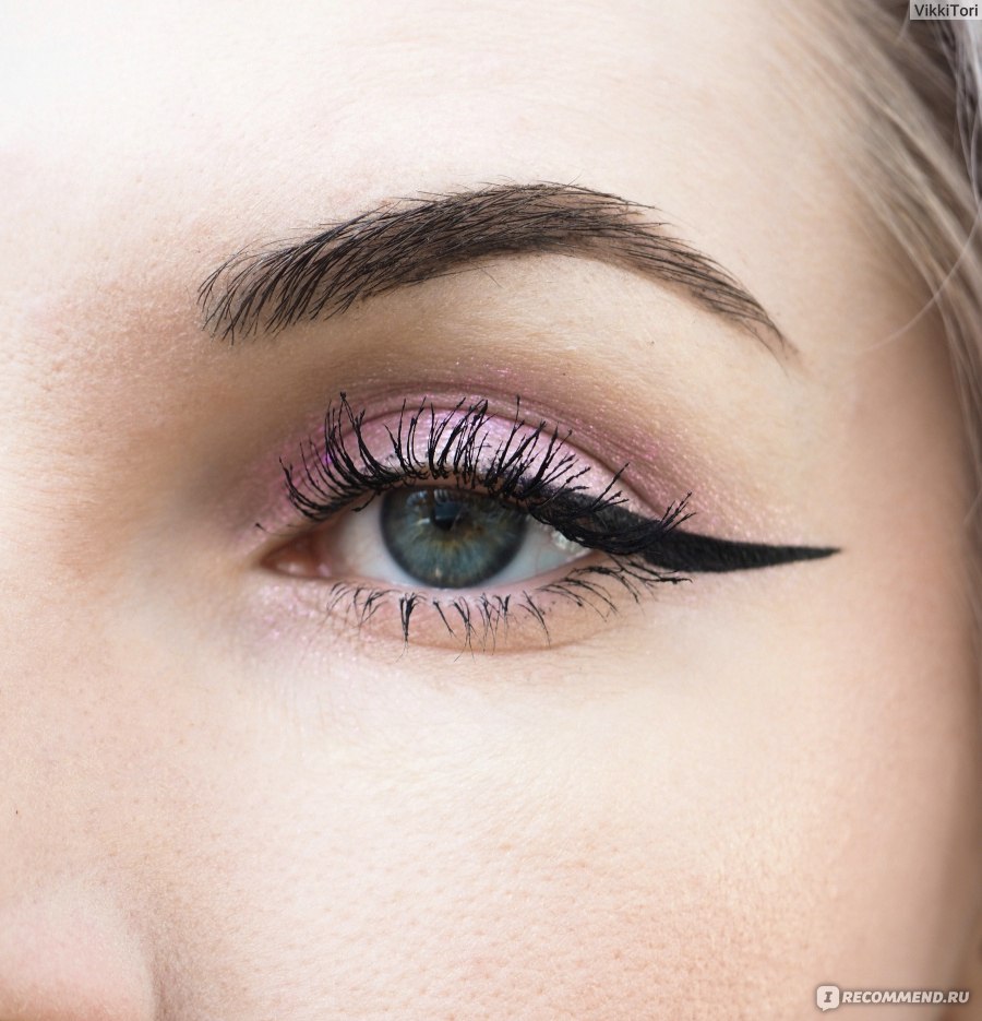 засохшая тушь. какие туши не осыпаются. тушь которая не осыпается. фон тушь. тушь которая не размазывается под глазами и не осыпается.