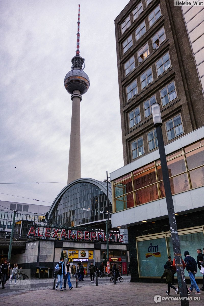 Германия. Берлин. Алекса́ндерплац (Alexanderplatz — «Александровская  площадь») - «Главная площадь Восточного Берлина Александерплац: популярные  достопримечательности и то, что вы никогда не найдете на страницах  путеводителей » | отзывы