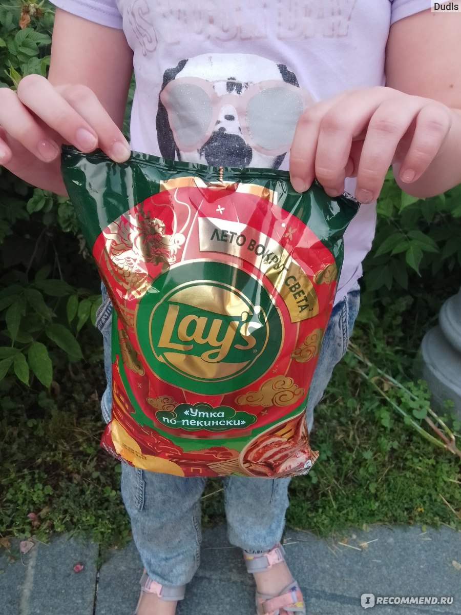 Чипсы картофельные Lays «Утка по-пекински» - «Если кошачий корм такой же на  вкус, как и на запах, то он вылитый Лейс Утка по-пекински.» | отзывы