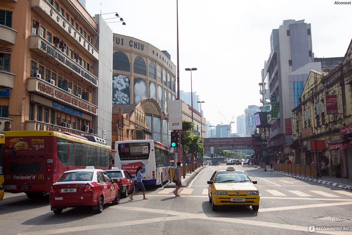 Куала-Лумпур, Чайнатаун (Китайский квартал) / Kuala Lumpur, Chinatown -  «Прогулка по Petaling street, многочисленным кафешкам и старинным улочкам,  даосские храмы Sin Sze Si Ya и Guan Di, индуистский Sri Mahamariamman, а  также