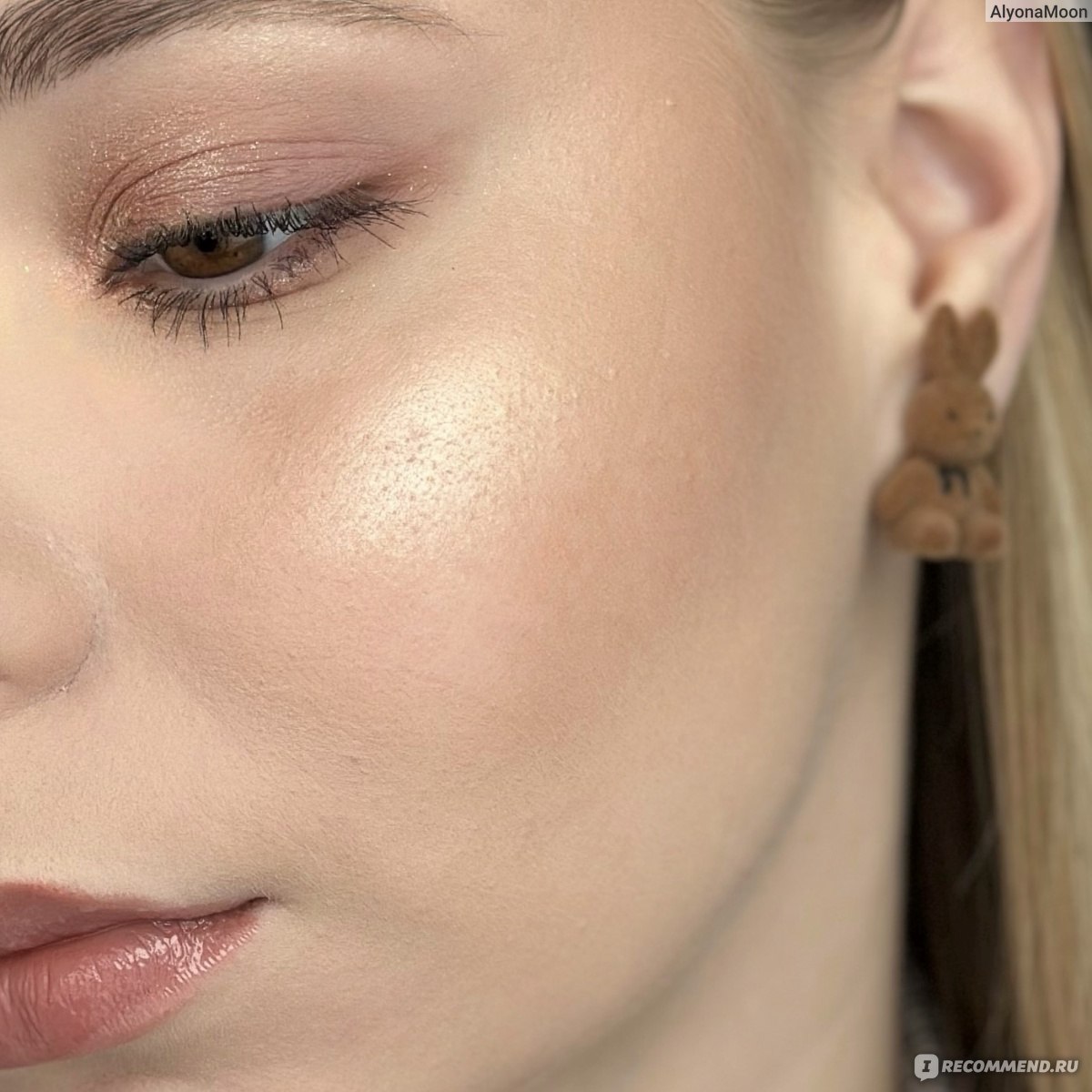 Хайлайтер Bobbi Brown Highlighting Powder Poudre Touché Eclat - «Золотое  сияние без полос на лице» | отзывы