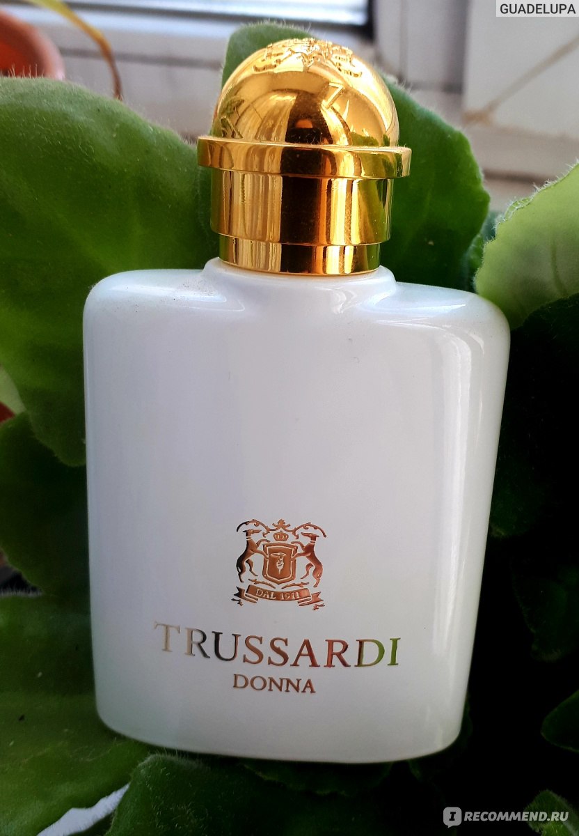 Trussardi donna 50. Донна Труссарди 2011. Труссарди Донна Труссарди 2011. Труссарди Донна духи. Trussardi Donna духи 2011.