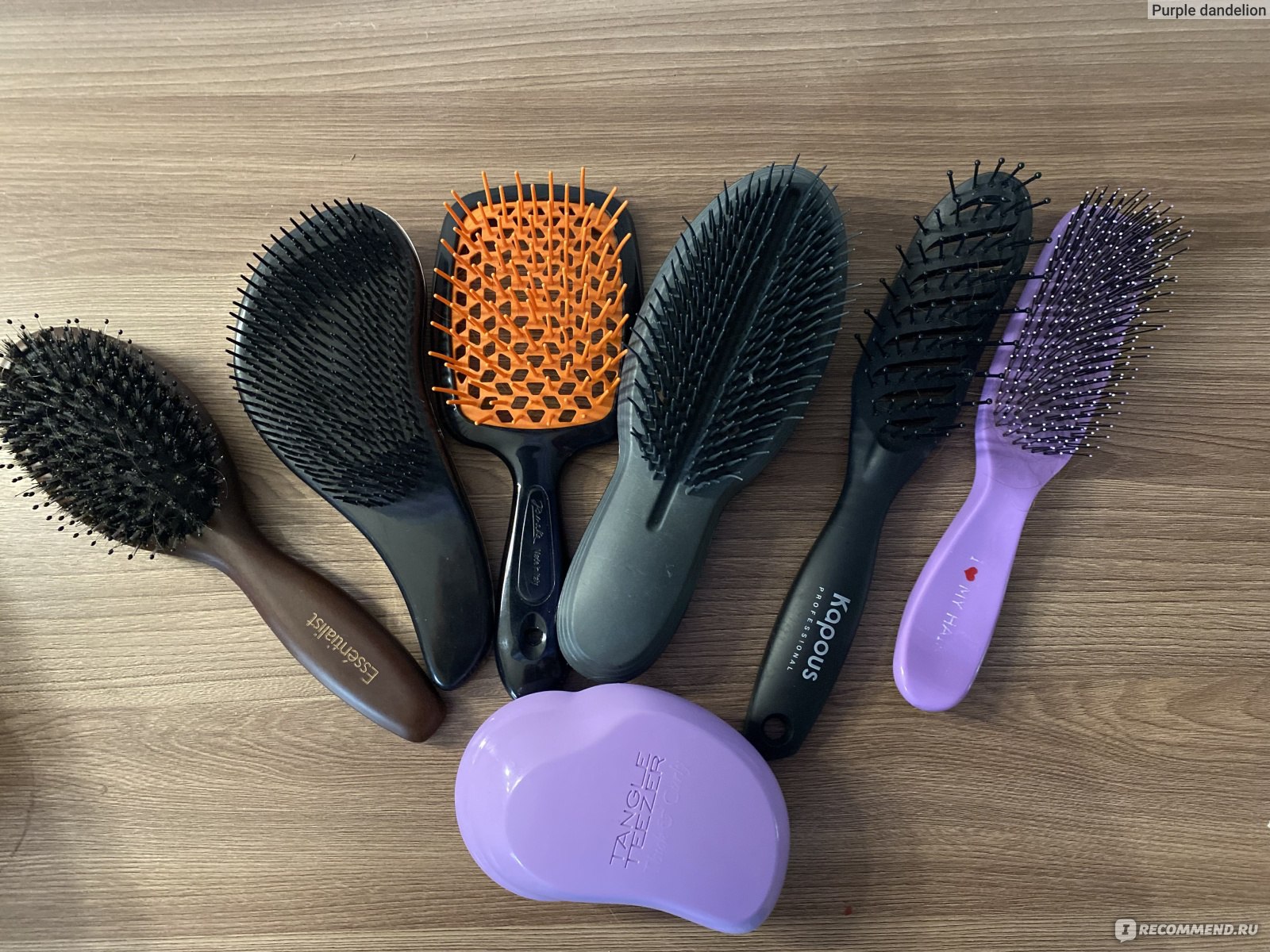 В отличии от того же Tangle Teezer которая просто приглаживает волосы, не р...
