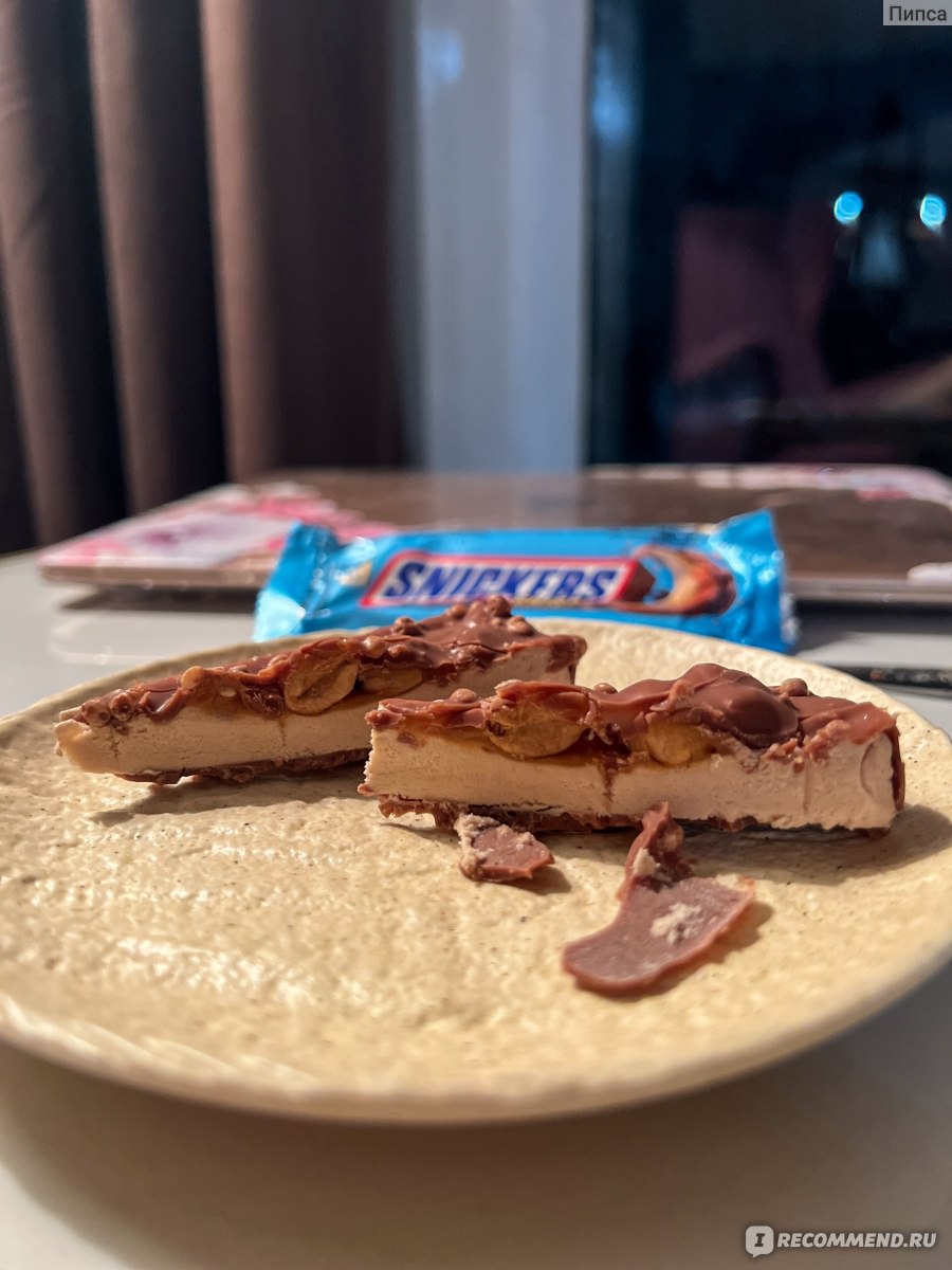 Мороженое молочное Mars Snickers Crisp / Сникерс Крисп с карамелью и  арахисом, в глазури с рисовыми шариками - «Мороженное snickers krisp ухххх  как вкусно и как не полезно 😁» | отзывы