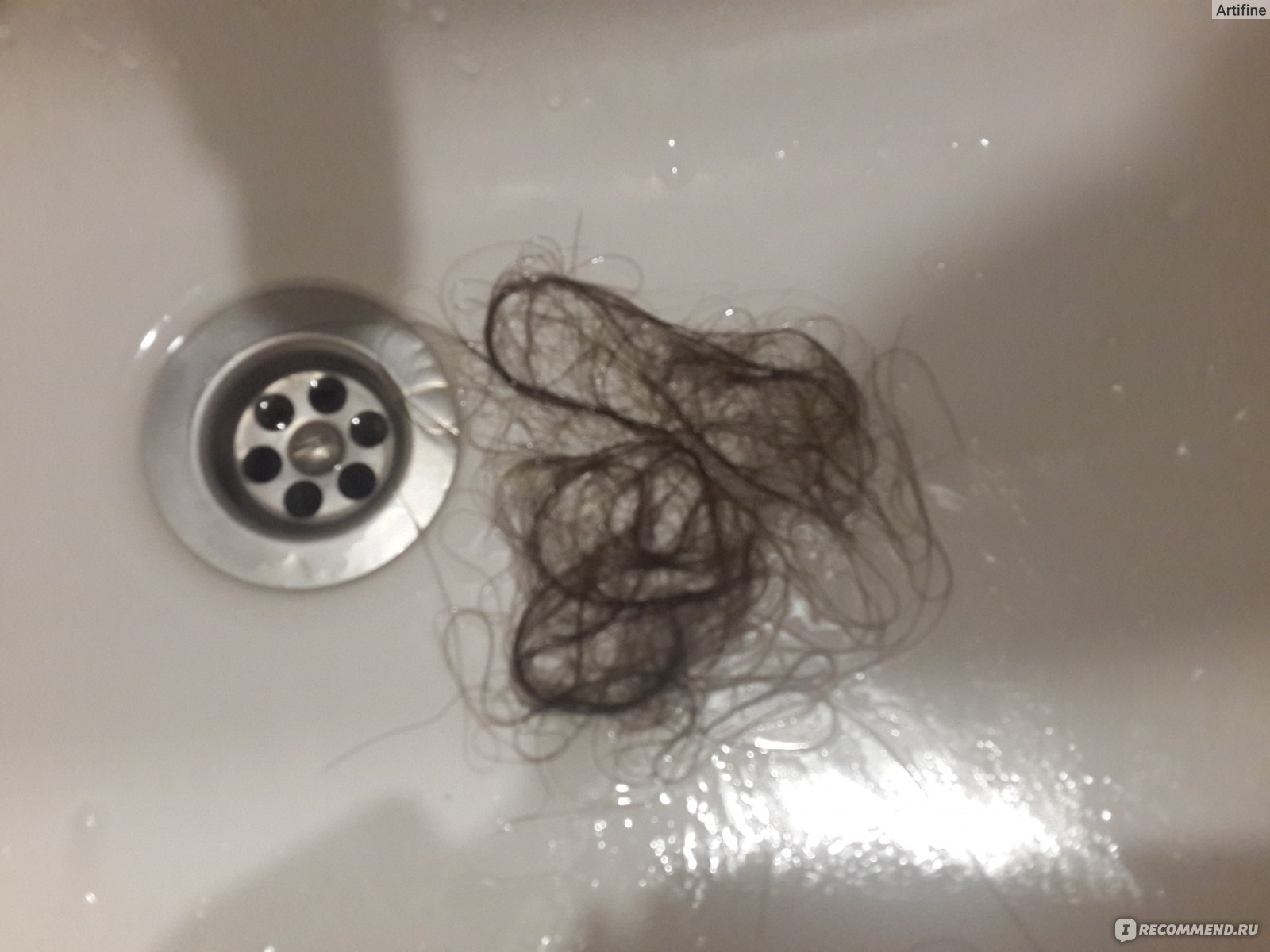 При мытье головы выпадает много волос