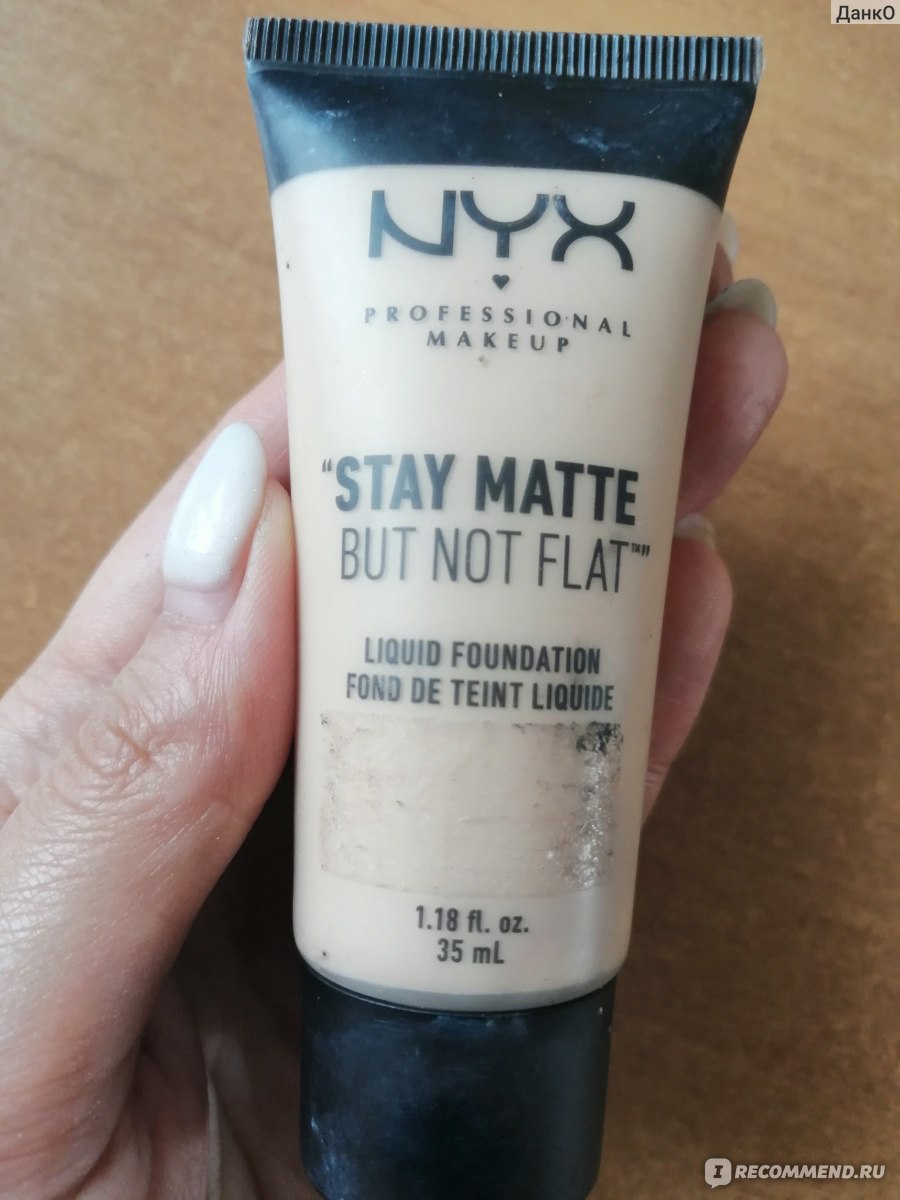 Тональный крем NYX Professional Makeup Stay matte but not flat - «Тон от NYX,  которым я не буду больше пользоваться. Кому подойдет, кому понравится.» |  отзывы