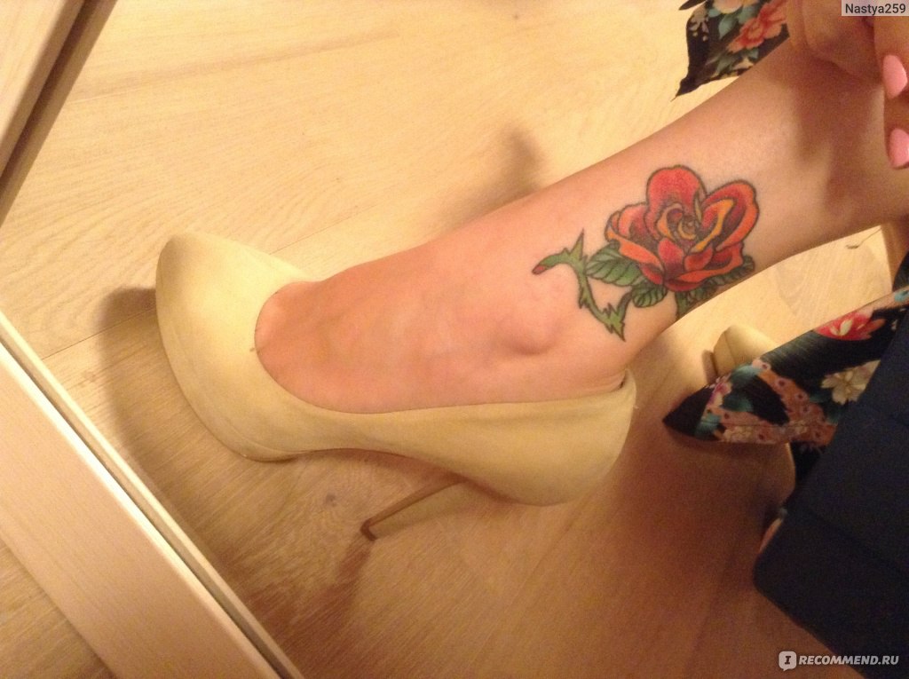 Татуировки - это женственно. Художница из Нью-Йорка продвигает феминистические тату (17 фото)