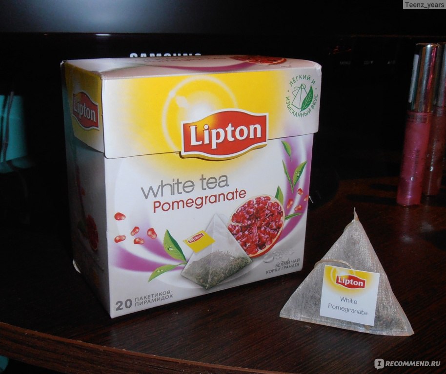 Белый липтон. Липтон белый чай. Lipton White Tea Pomegranate. Чай Липтон белый с гранатом. Липтон белый чай в пирамидках.