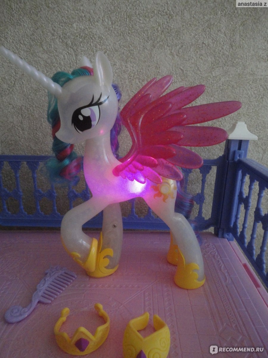 Hasbro My Little Pony Пони Принцесса Селестия - «♥♥♥Фигурка Hasbro My  Little Pony♥♥♥ изображает одну из главных героинь сериала о волшебных пони  – принцессу Селестию ♥♥♥Прозрачные крылышки, позолоченные копыта и  роскошная грива