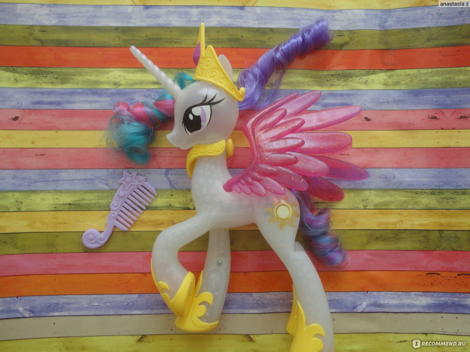 Hasbro My Little Pony Пони Принцесса Селестия - «♥♥♥Фигурка Hasbro My  Little Pony♥♥♥ изображает одну из главных героинь сериала о волшебных пони  – принцессу Селестию ♥♥♥Прозрачные крылышки, позолоченные копыта и  роскошная грива