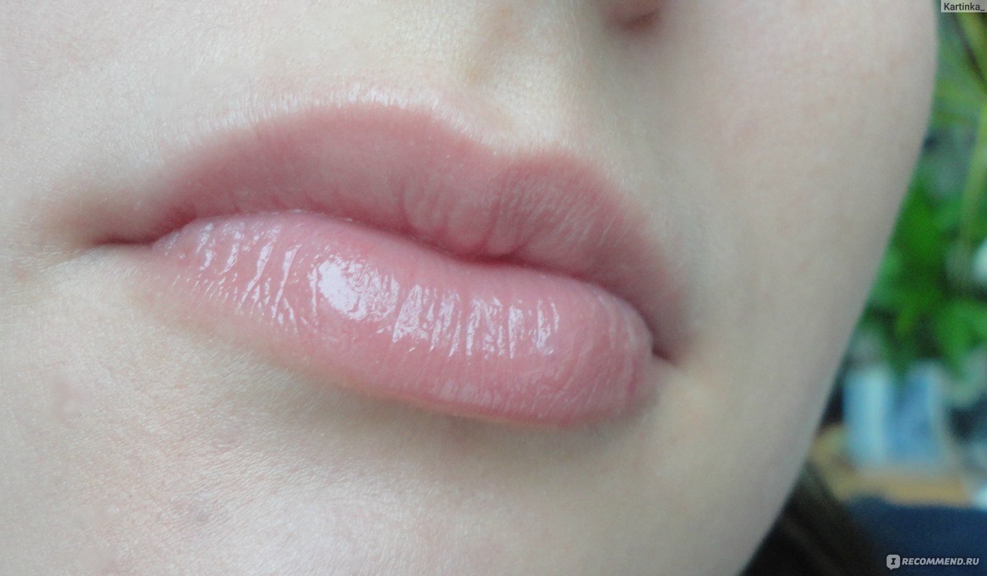 Увлажняющий блеск для губ Butter Lip Gloss, оттенок Tiramisu (BLG07). 