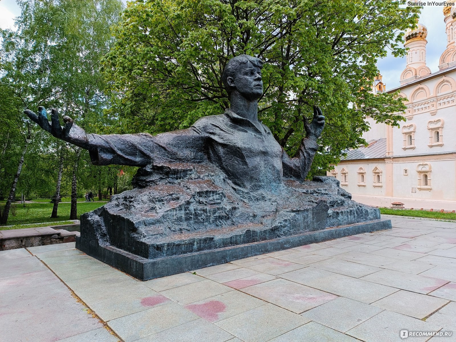 Памятники истории рязани. Памятник Есенина в Рязани. Памятник Сергею Есенину в Рязани. Памятник Есенину в Рязани фото. Духовные памятники Рязани.