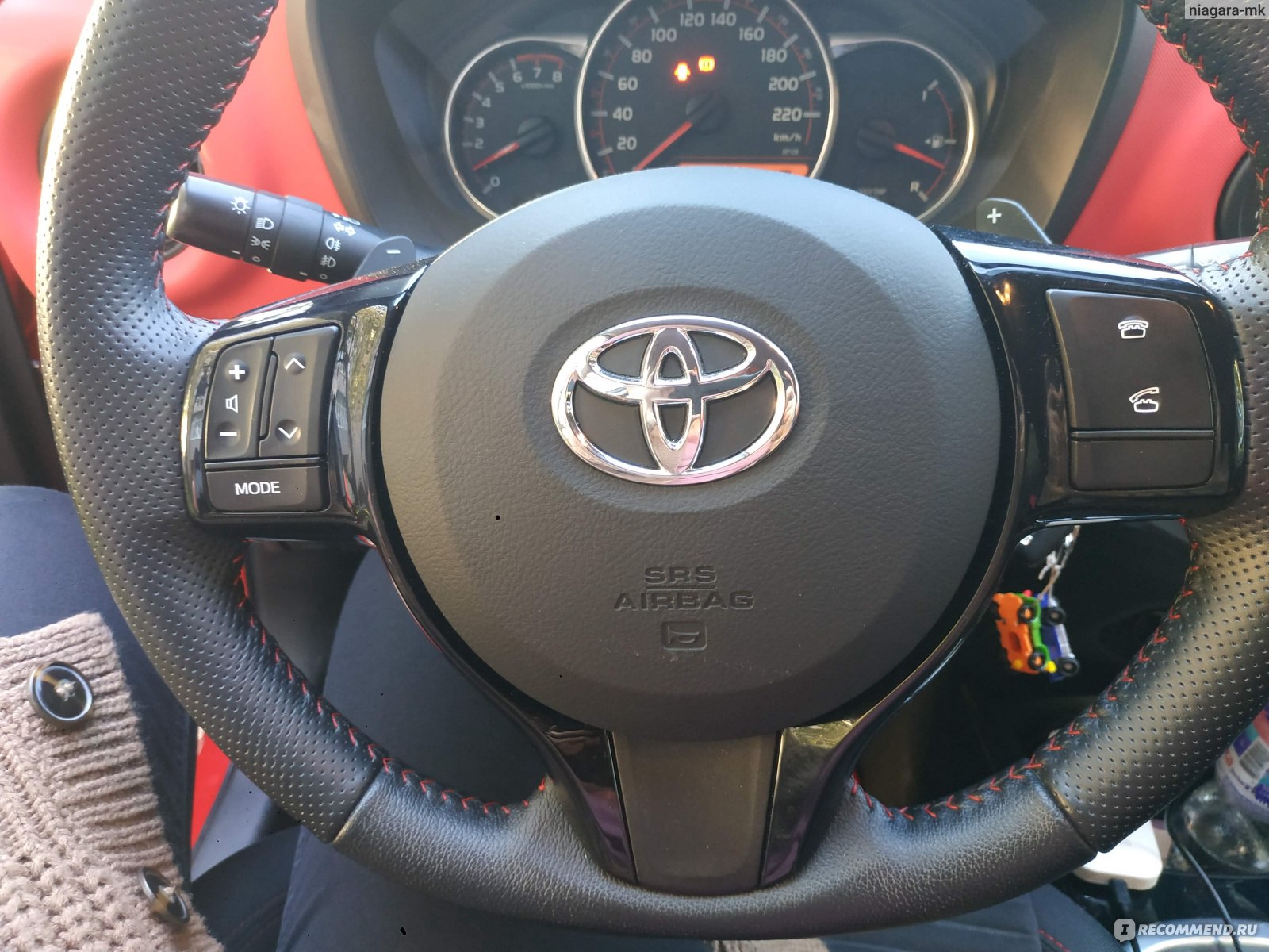 Toyota Yaris - 2015 фото