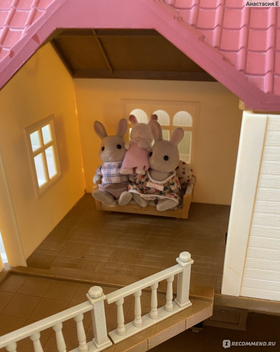 Sylvanian Families Большой дом со светом - «Sylvanian Families Большой дом  со светом - явно не стоит своих денег! И вообще, почему дом у кроликов  лучше, чем у нас?» | отзывы