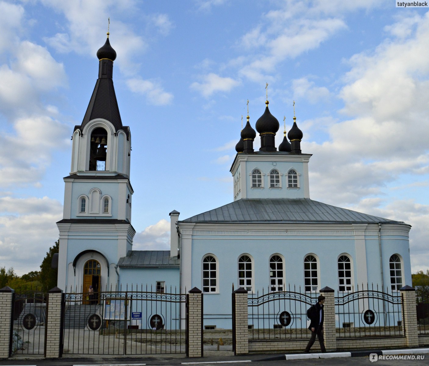 Россия. Павловский Посад. - «Прекрасный провинциальный городок с неспешным  ритмом жизни, уютными улочками и непередаваемой атмосферой прошлых лет.  Расскажу как дело с жильем и хорошими трапезными, о достопримечательностях,  которые стоит посетить, немного