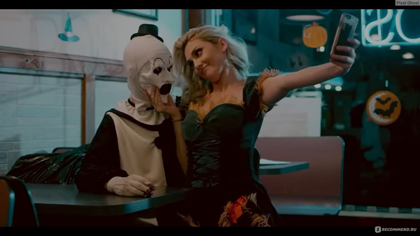 Ужасающий / Terrifier (2020, фильм) - «Хороший слэшер с ярким персонажем!  Клоун понравился больше, чем в 