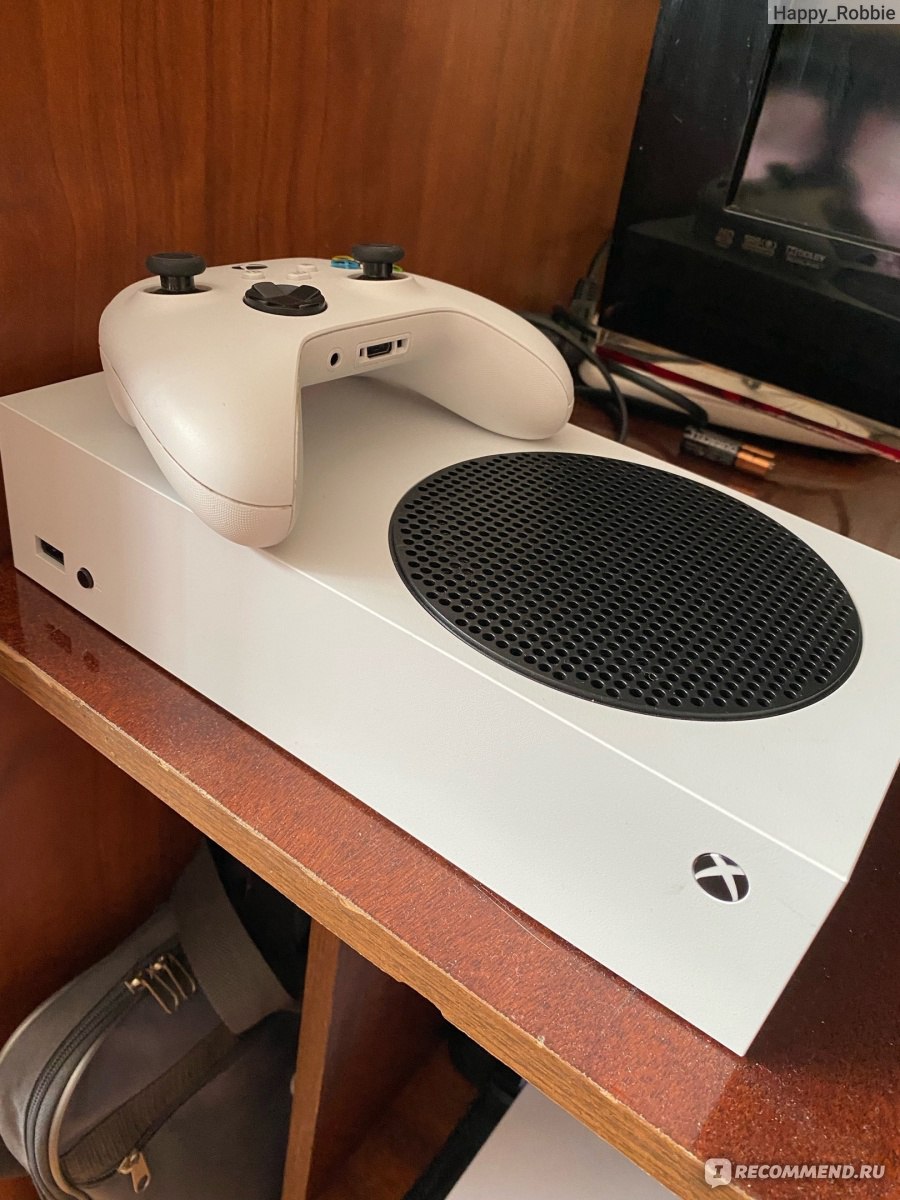 Игровая консоль Microsoft Xbox Series S - «Игры по подписке, графика и  компактность на высоте, но удобство джойстика отстает от PS5» | отзывы