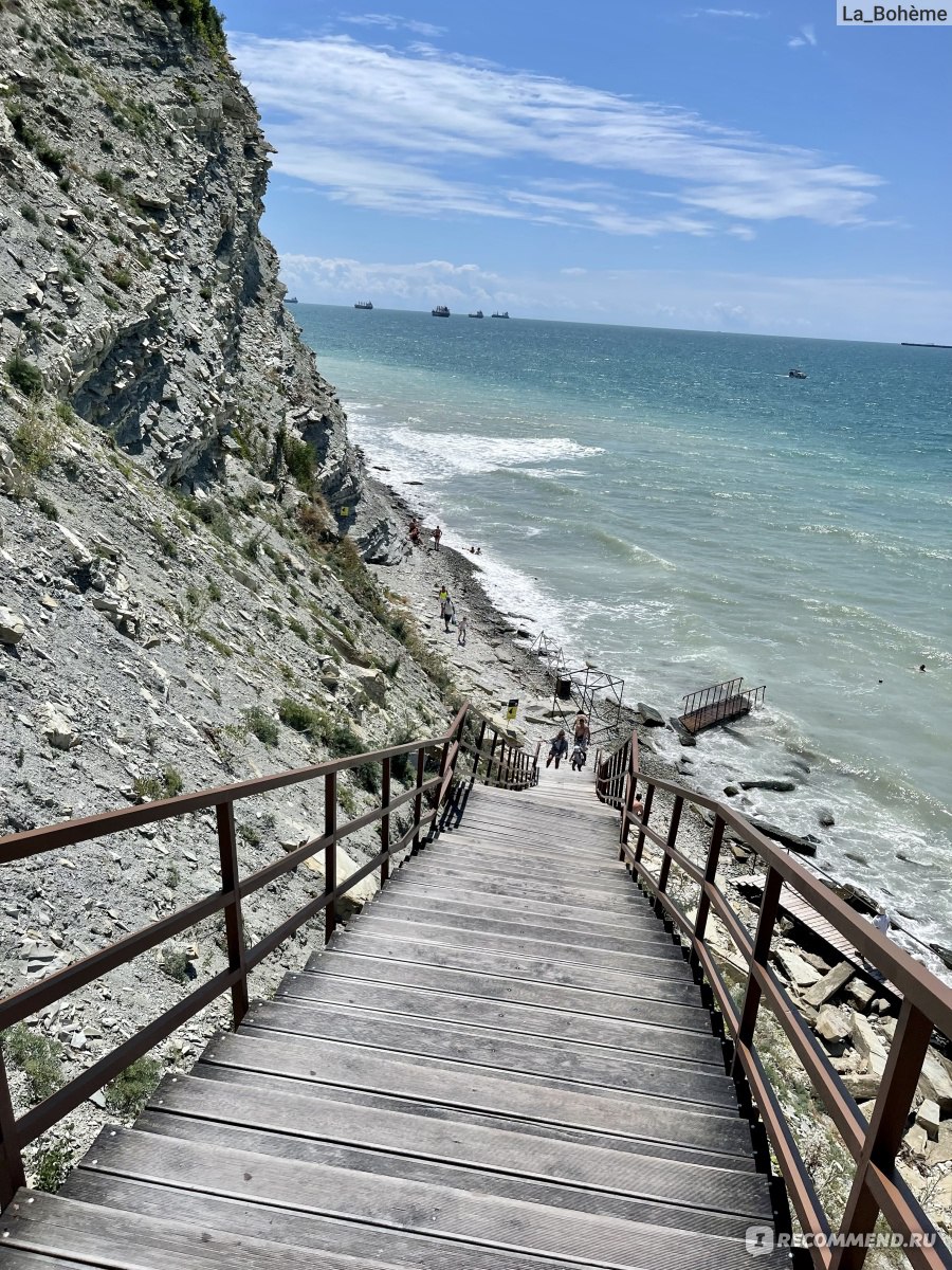 Севший на мель сухогруз Rio, Россия, Краснодарский край, село Кабардинка -  «Успеть посетить сухогруз Рио в Кабардинке, пока его не распилили на  металлолом✓» | отзывы