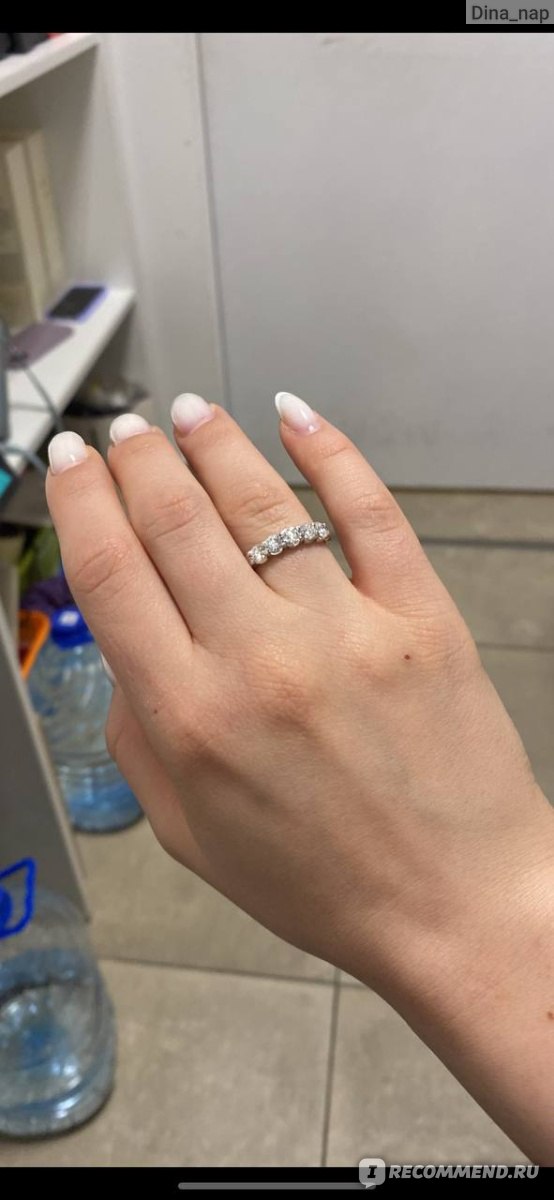 Классическое кольцо «Миллениум» с бриллиантом