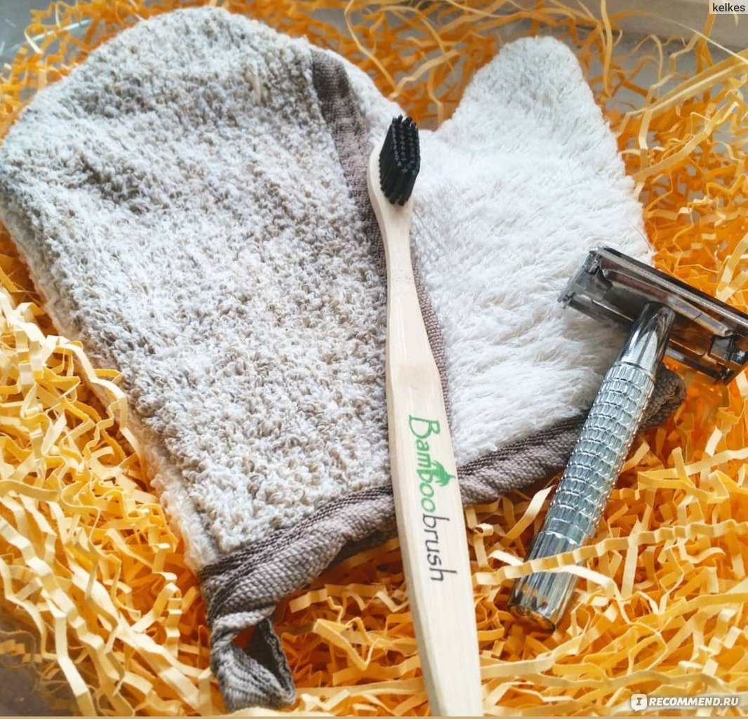 Многоразовый бритвенный станок, бамбуковая зубная щётка и натуральная мочалка