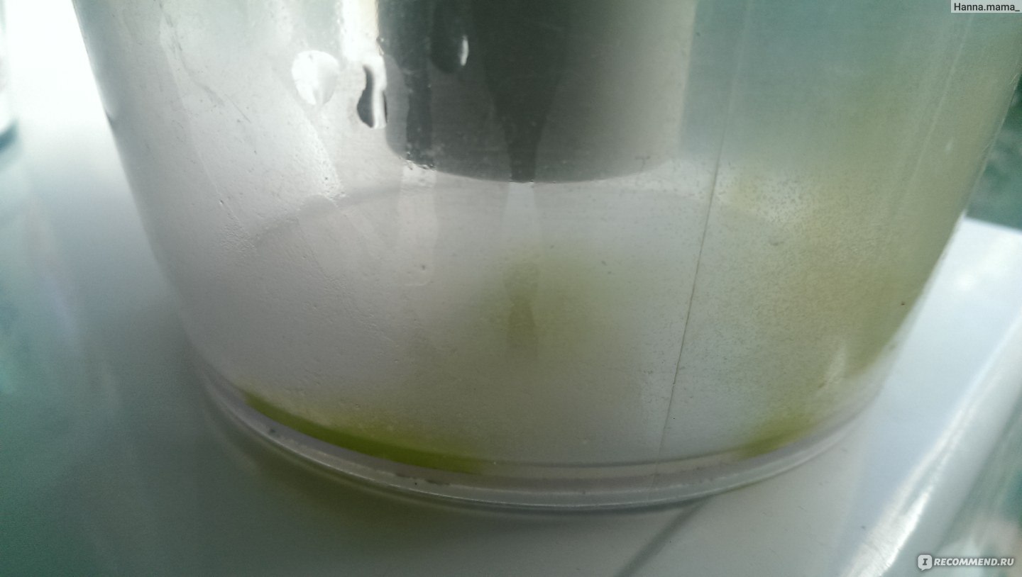 Вода в фильтре зеленеет. Кувшин обеззараживания воды. Зеленый осадок в воде. Плесень в фильтре для воды. Водяной фильтр салатовый.