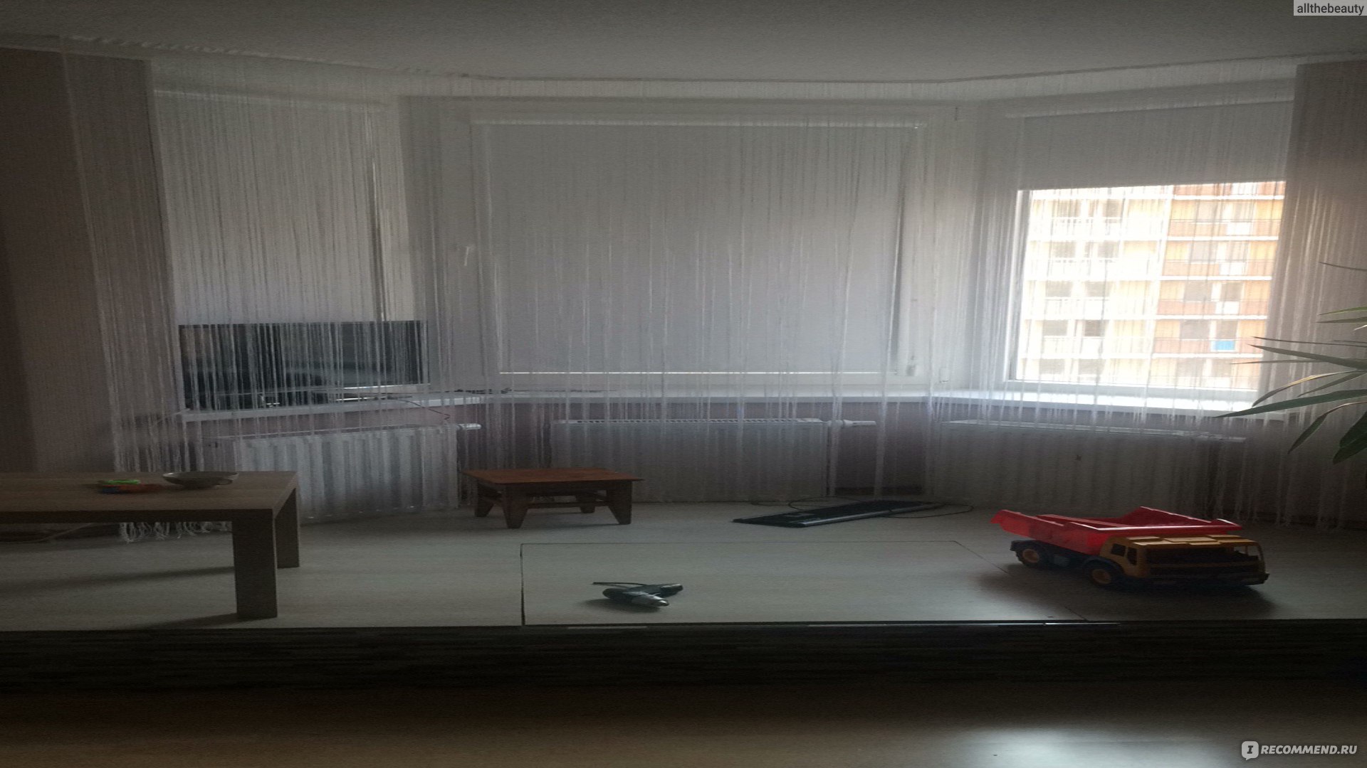 Нитяные шторы в интерьере: фото идеи дизайна с кисеей и веревочными шторами