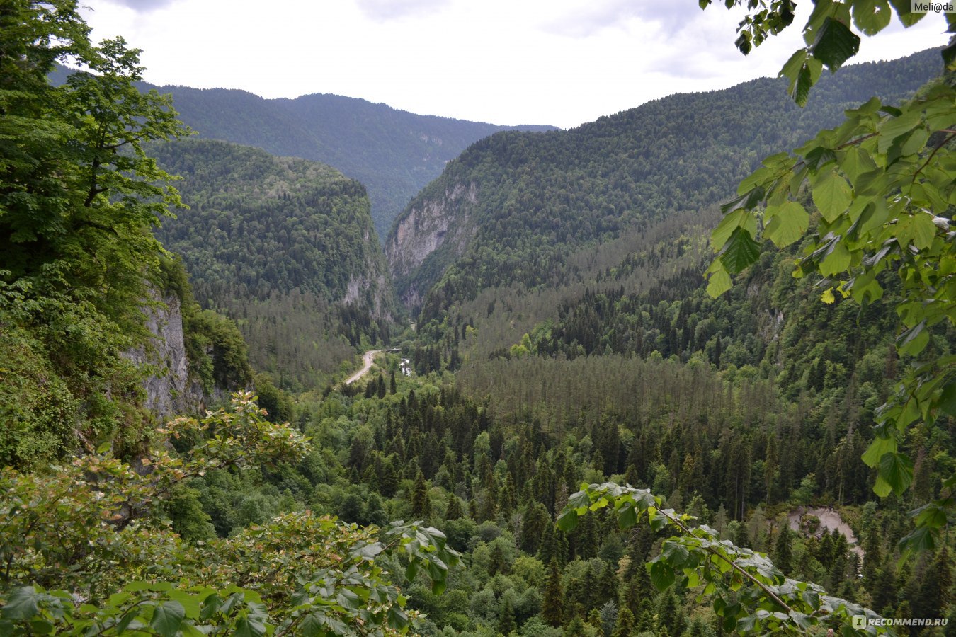 Панорама Бзыбской Долины в Абхазии