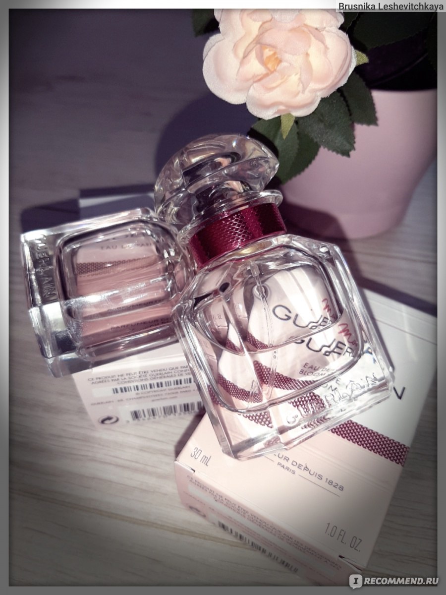 Мон герлен блум оф. Guerlain mon Guerlain Bloom of Rose Eau de Toilette. Аромат Rose mon Guerlain. Аромат герлен Мон герлен Блум роз. Герлен Блум оф роз туалетная вода.