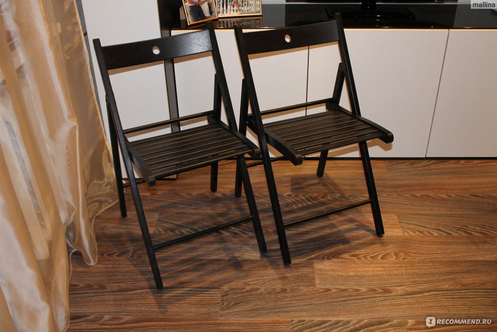 Складные стулья — отличная идея для маленького кухонного помещения