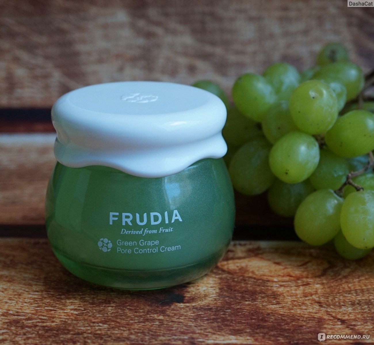 Frudia green grape sebum. Frudia Green grape Pore Control. Frudia крем с виноградом. Frudia Green grape Cream. Frudia Green grape Pore Control Cream себорегулирующий крем с виноградом.