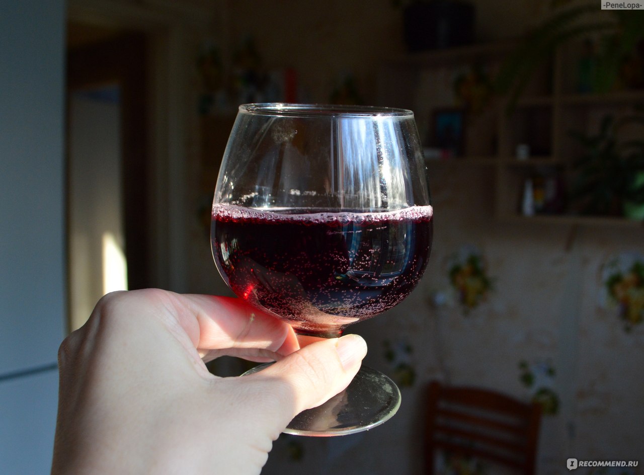 Винный напиток Santo Stefano Rosso Amabile со вкусом клубники и ванили  фото