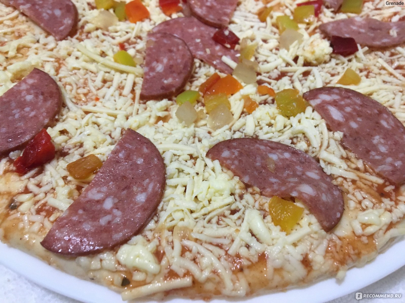 Замороженная пицца Просто! С колбасой - «🍕 Пицца с сыром и копчёной  колбаской за 70 рублей! 🍕 Вкус отменный, только вот теста больше, чем  сочной начинки » | отзывы