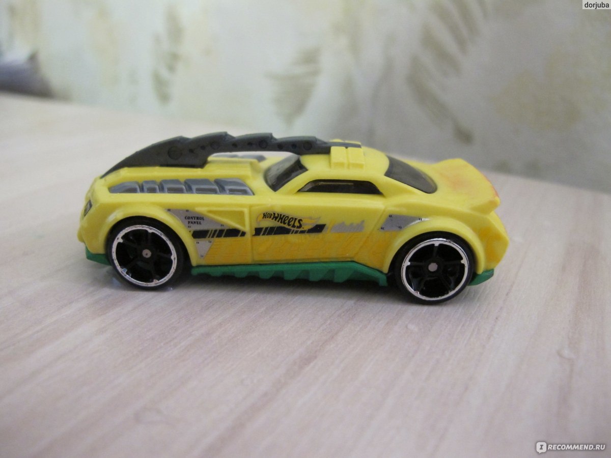 Hot Wheels Меняющая цвет машинка 