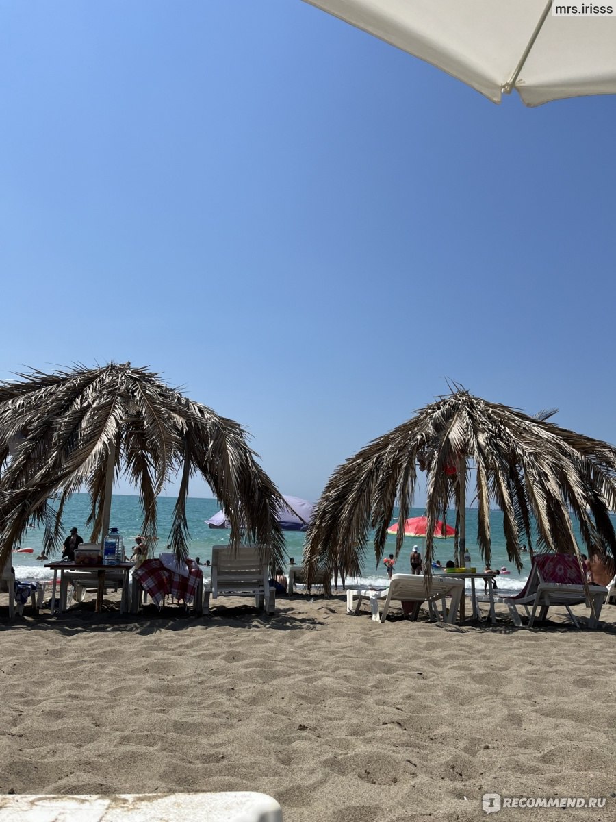 Городской пляж Мокко, Сухум, Абхазия - «Пляж Мокко в Абхазии в г. Сухум - песчаный, протяженностью 2 км, море чистое. Отдых 2022 год. Фото.»
