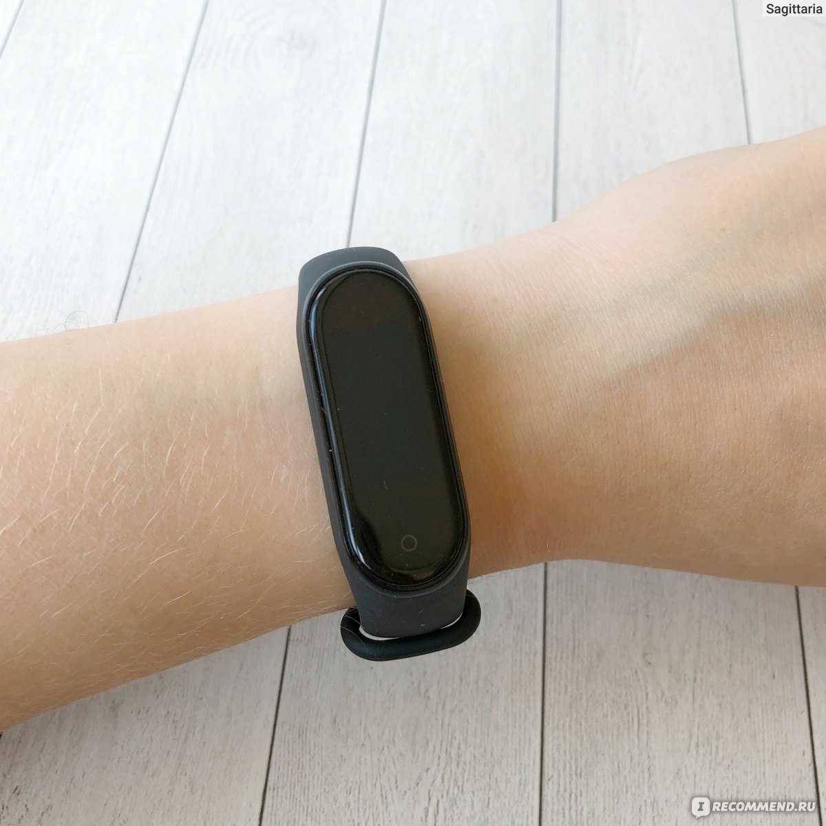 Фитнес-браслет Xiaomi Mi Band 4 - «Не скажу лучше он или хуже своих  предшественников и аналогов, так как он у меня первый, но эта маленькая  штучка определенно заставила меня расшевелиться!!» | отзывы