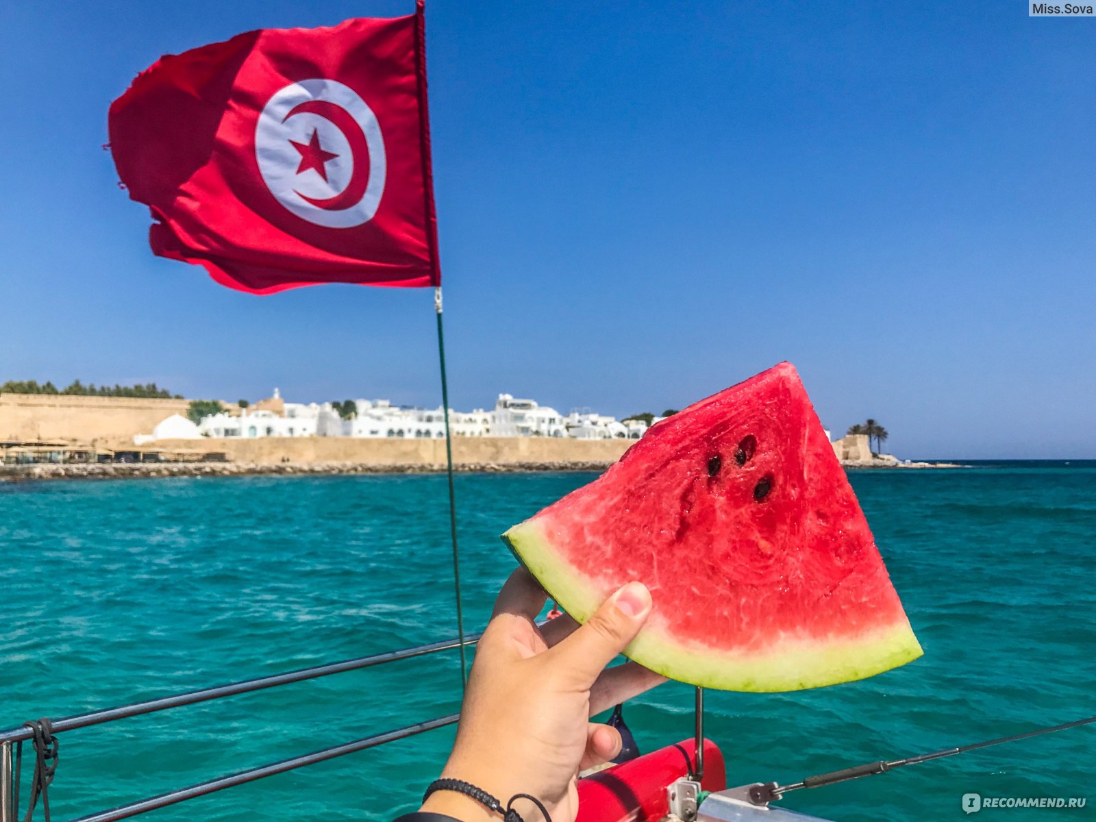 надпись тунис