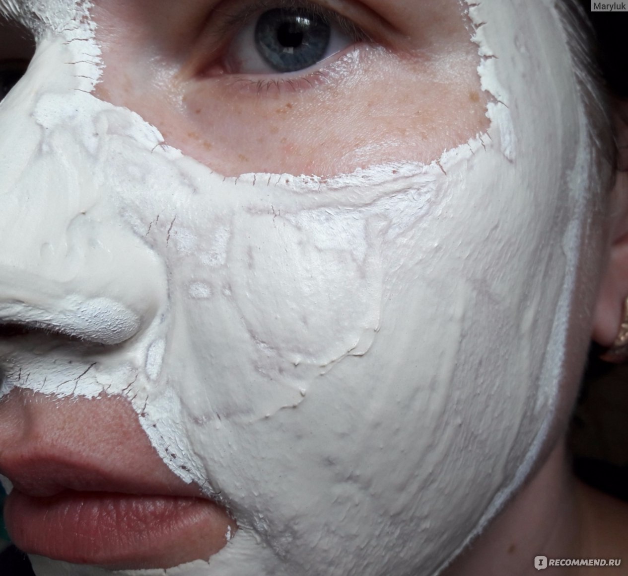 После тканевой маски нужно ли мыть лицо. Дав глиняная маска. Должна ли глиняная маска высыхать на лице. Йогуртовая маска сохнет т трескается.