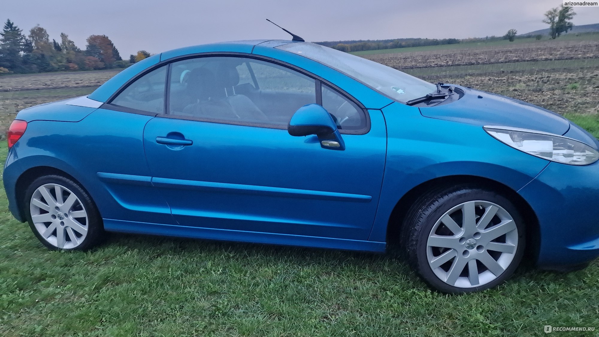 Peugeot 207 CC - 2008 - «Мой автомобиль. Голубой кабриолет-француз💙. За  сколько купили, как быстро откидывается крыша, достоинства и  недостатки💙И... через 3 дня сломалась😹» | отзывы