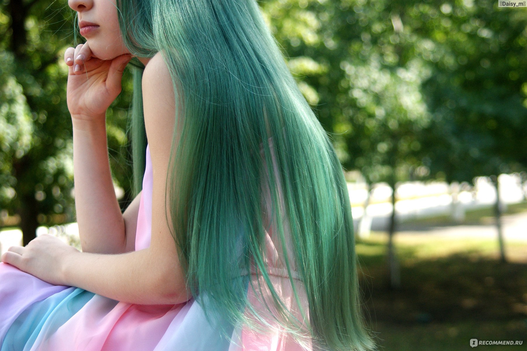 Красим волосы в зеленый тоником