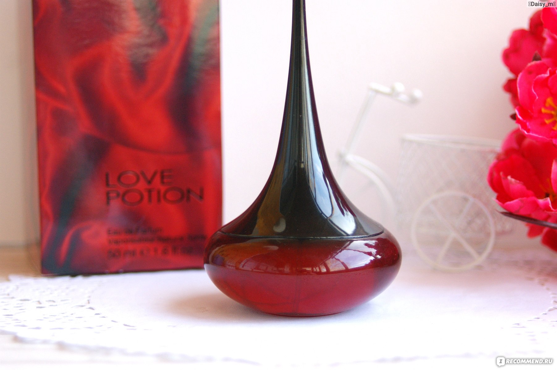 Love potion. Oriflame парфюмерная вода Love Potion, 50 мл. Oriflame Love Potion [w] EDP 50ml. Духи Орифлейм Love Potion фиолетовые. Парфюмерная вода Love Potion Midnight Wish.