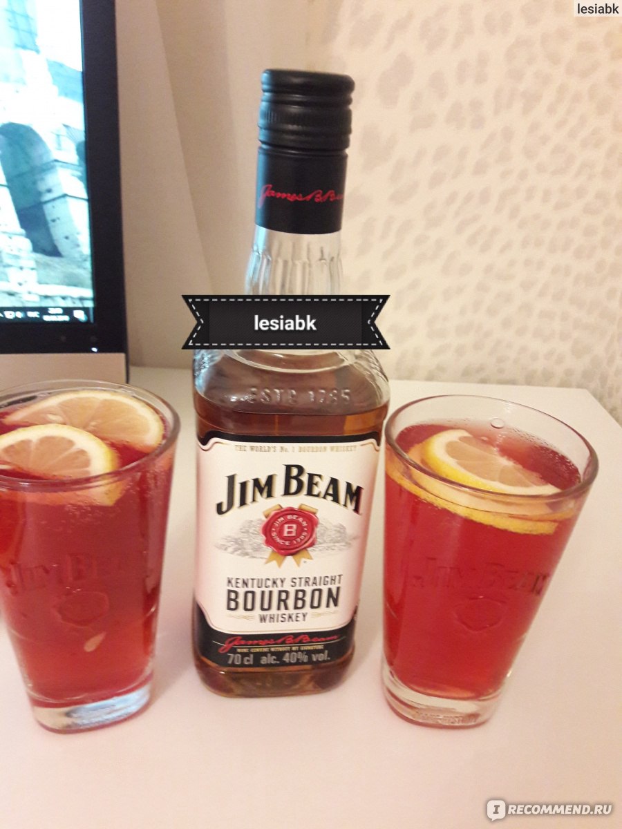 Коктейли с джимом. Jim Beam Apple коктейль. Jim Beam яблочный коктейль. Коктейль Джим Бим яблочный коктейль. Джим Бим яблочный коктейли.