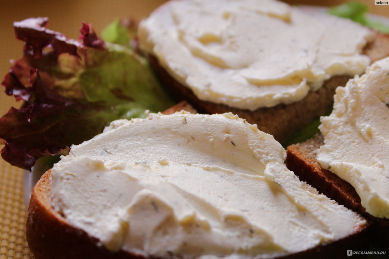 Творожный сыр Лукоморье с маринованным огурчиком  фото