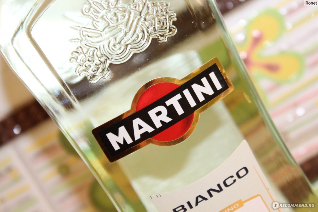 Martini bianco. Этикетка мартини Бьянко. Мартини классический. Алкоголь мартини Вермут. Мартини с ванилью.